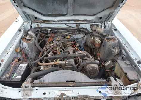 1983 Ford Fairmont Futura z USA, uszkodzony, nr VIN 1FABP36X7DK150794